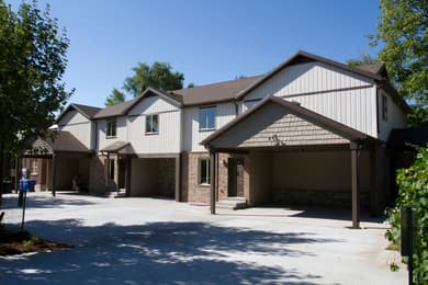 Edgehill Court