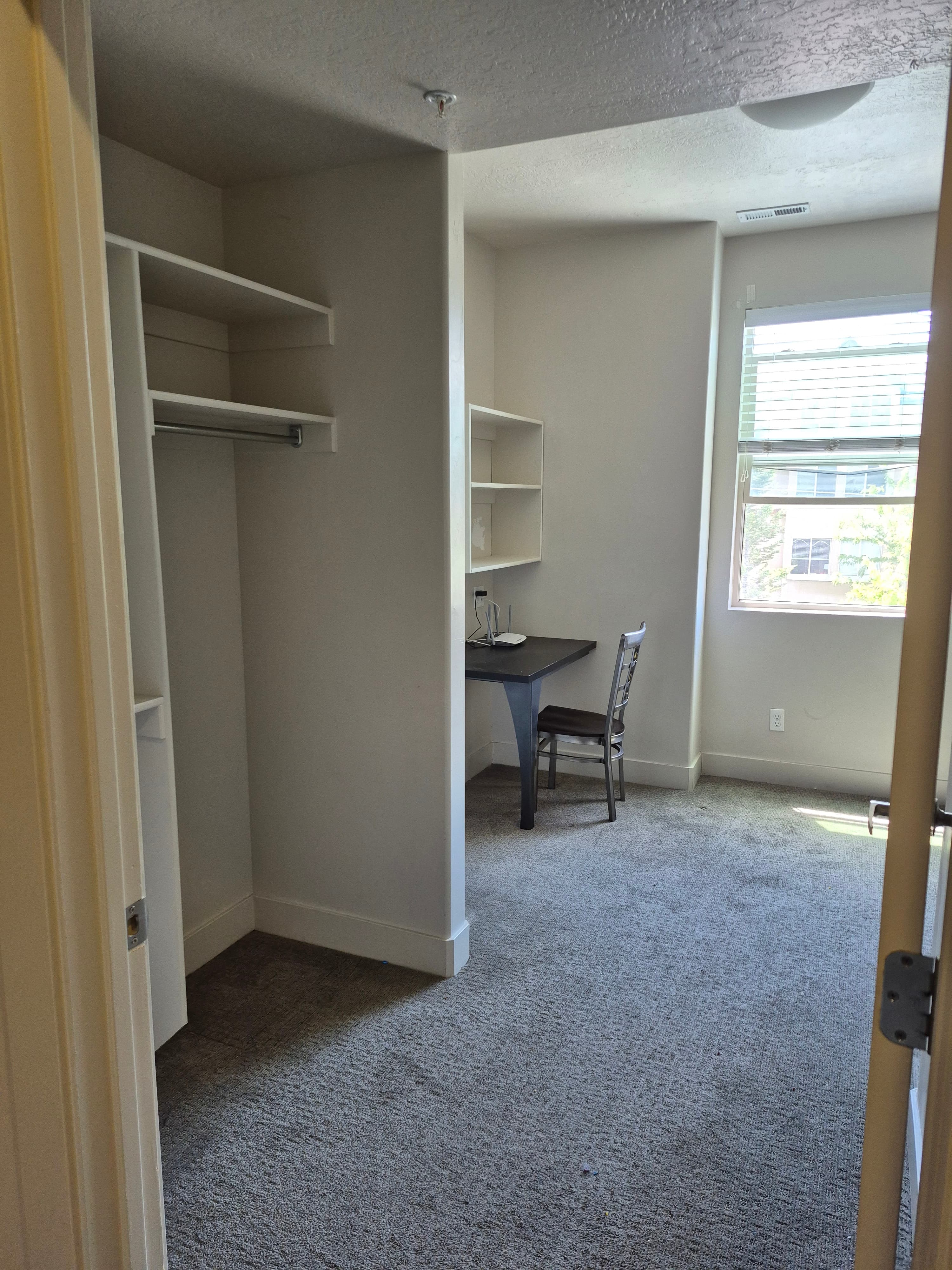 1 private bedroom /w private bathroom