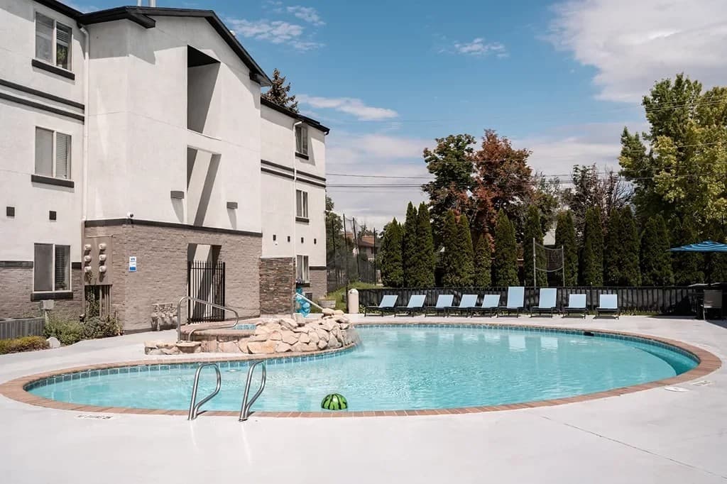 Private Room Condo Student Housing AVAILABLE NOW