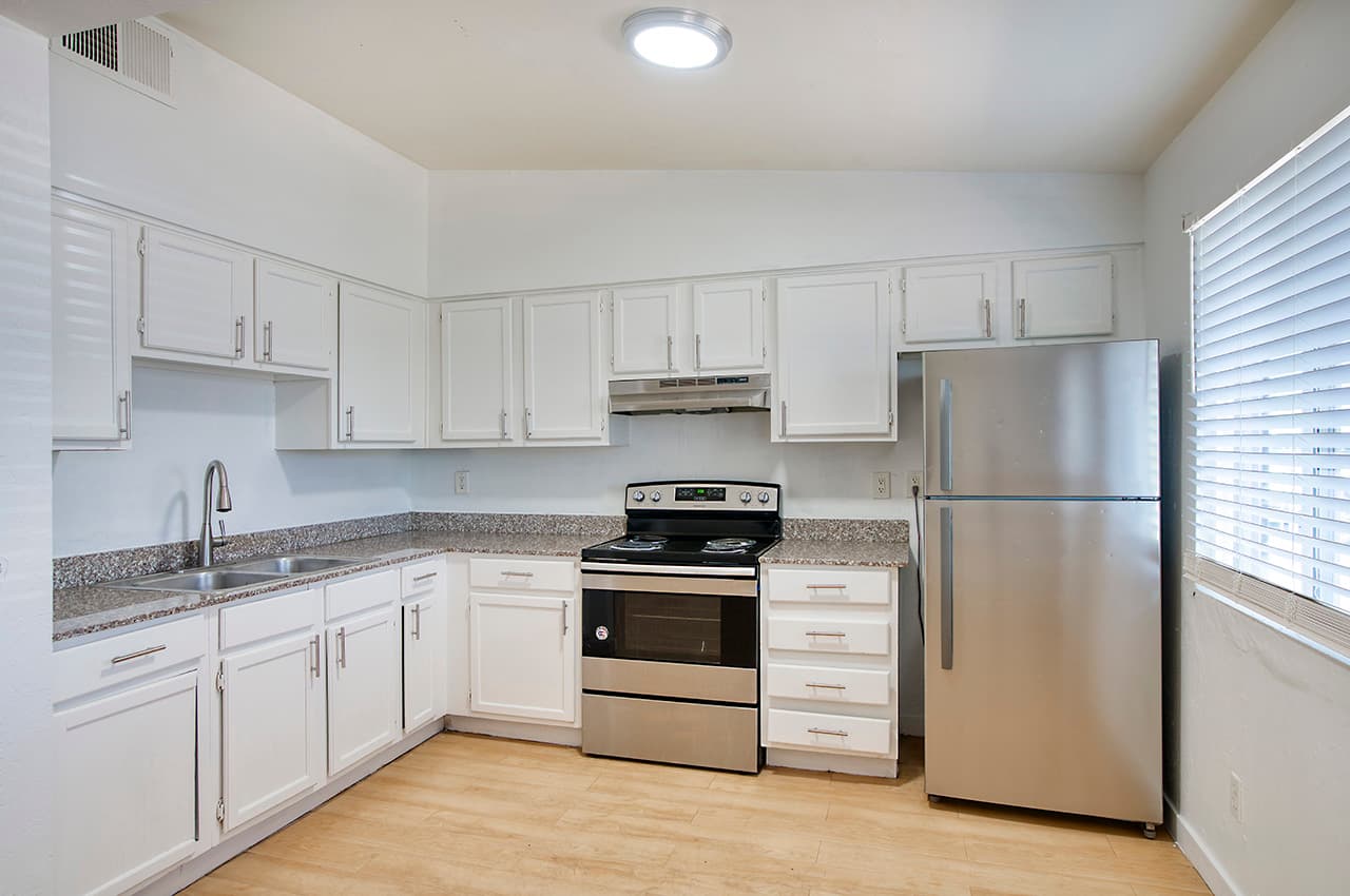 Now Leasing – 2 beds, 1 bath! Voucher Friendly | Furnished | Move-In Ready