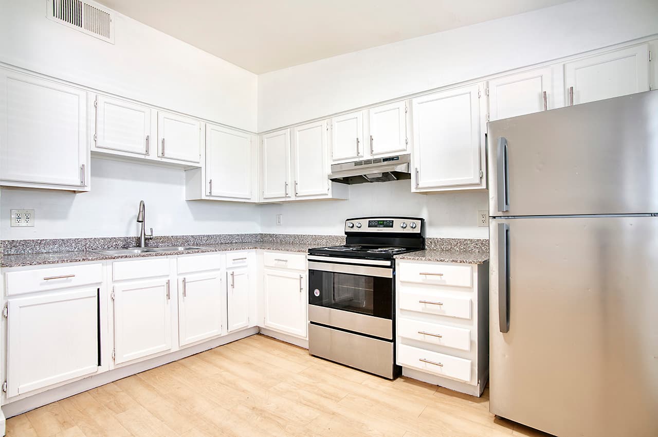 Now Leasing – 2 beds, 1 bath! Voucher Friendly | Furnished | Move-In Ready