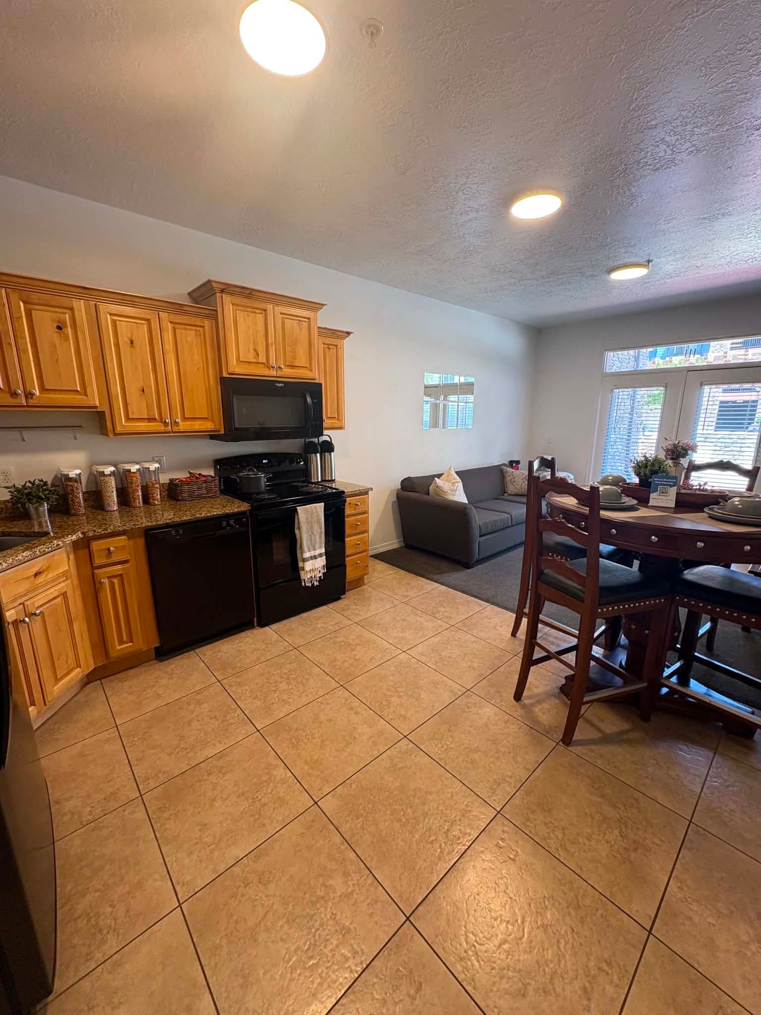 ? LEASES AVAILABLE AT ALPINE VILLAGE ?