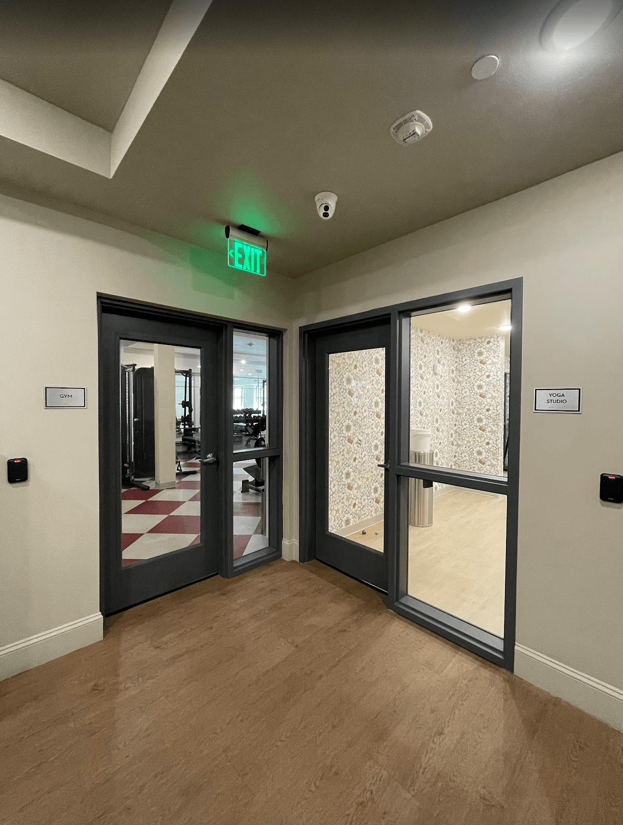 Private Bed/Bath at Ivory University House