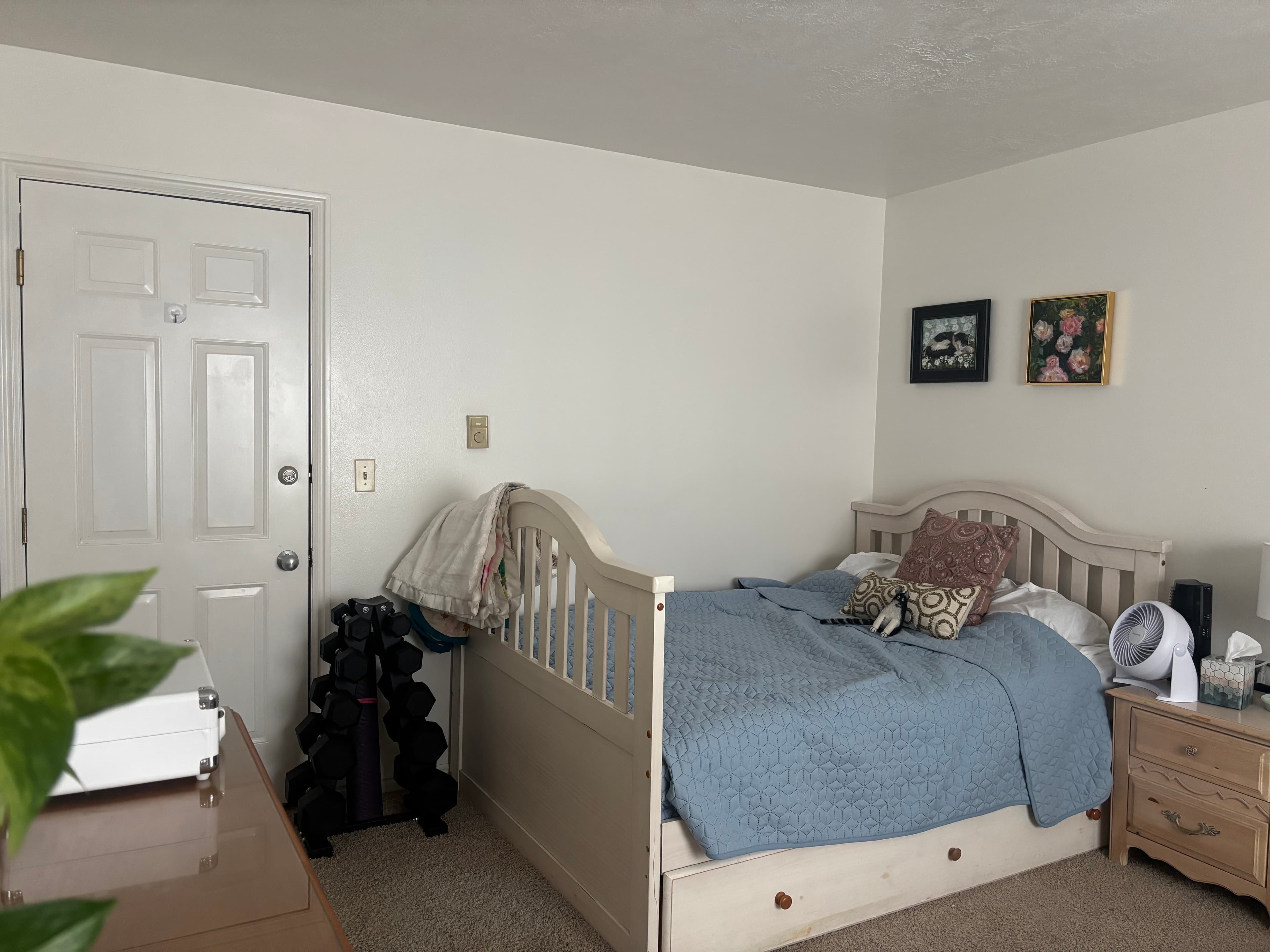DISCOUNTED private room, private bathroom, spring/summer, women’s