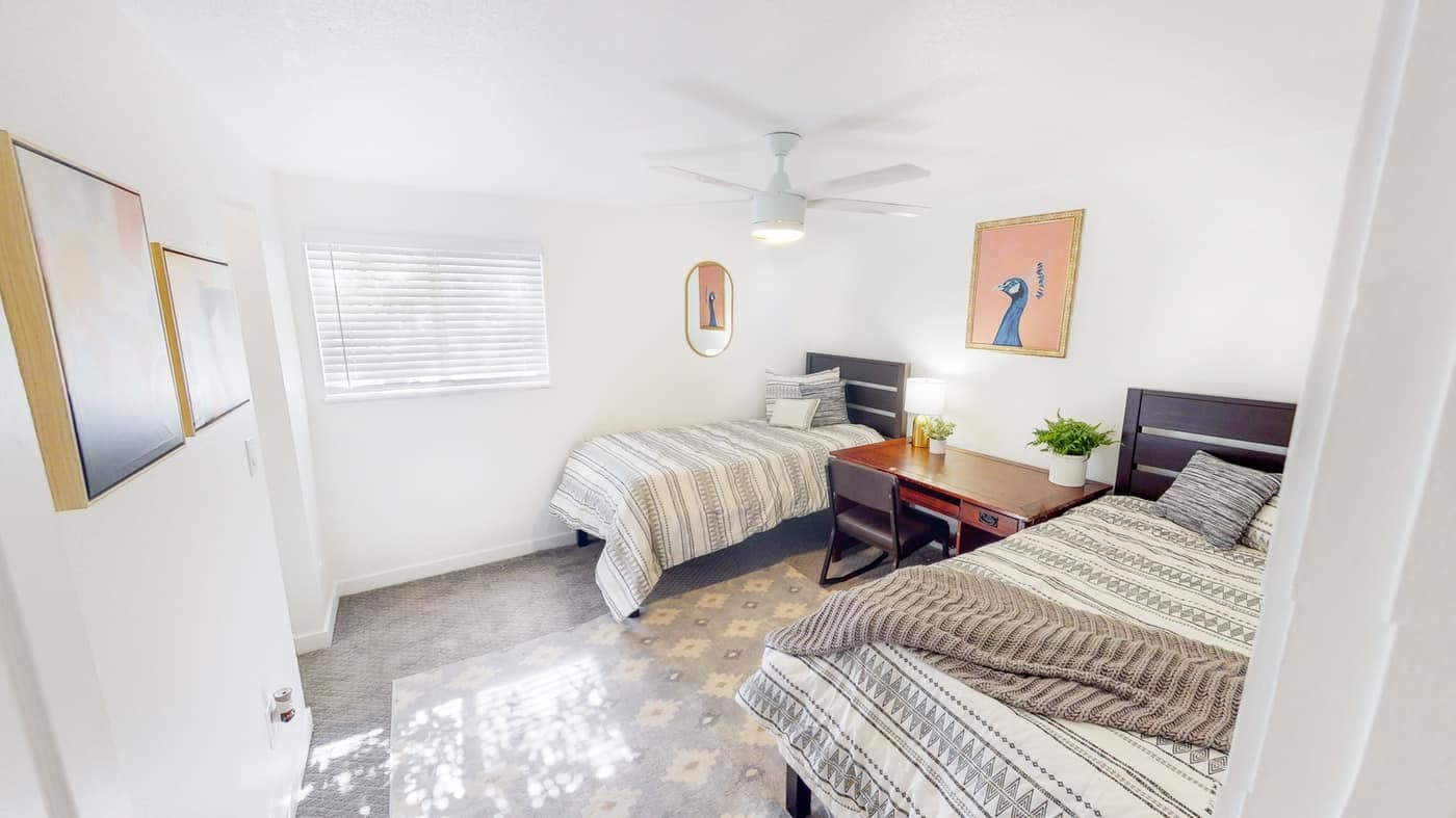 ?GLENWOOD Male Housing Contract Available?