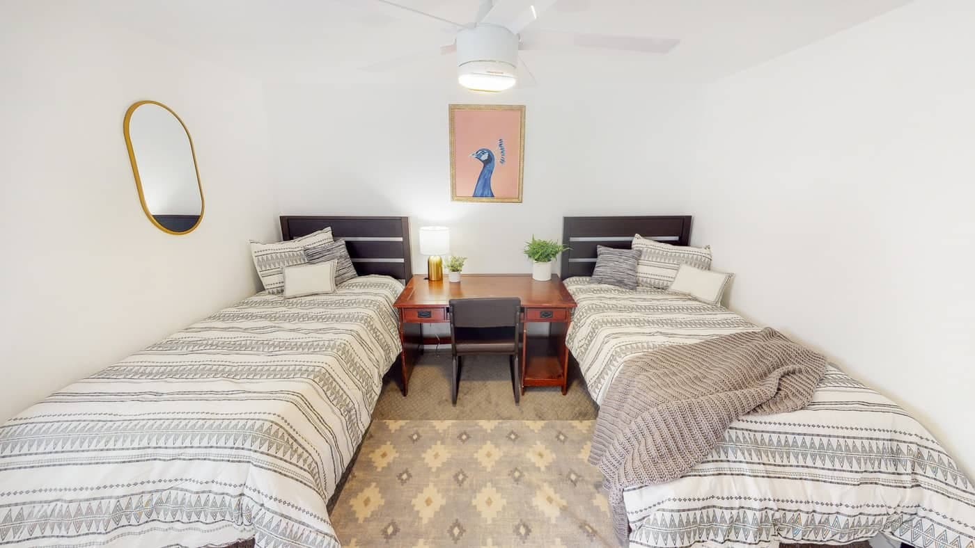 ?GLENWOOD Male Housing Contract Available?