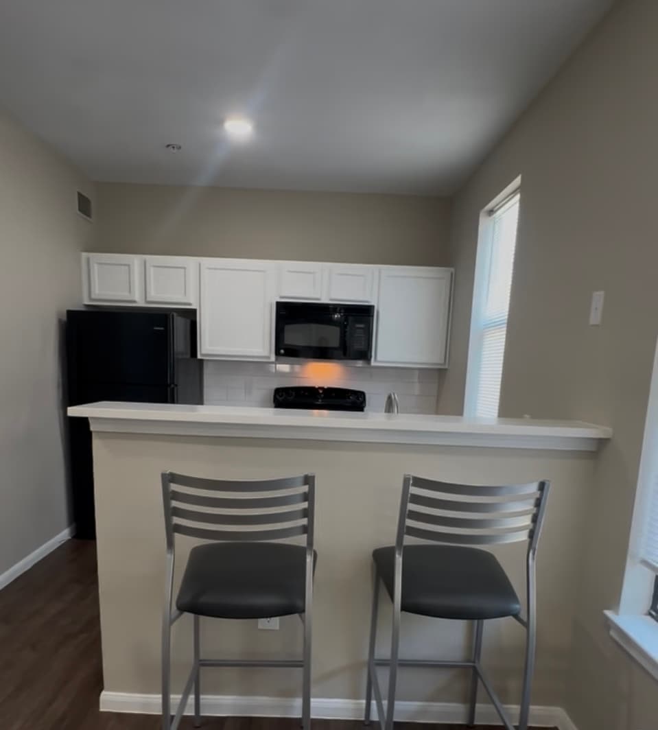 1x1 Lease Take Over Available at 2818 Apartments!