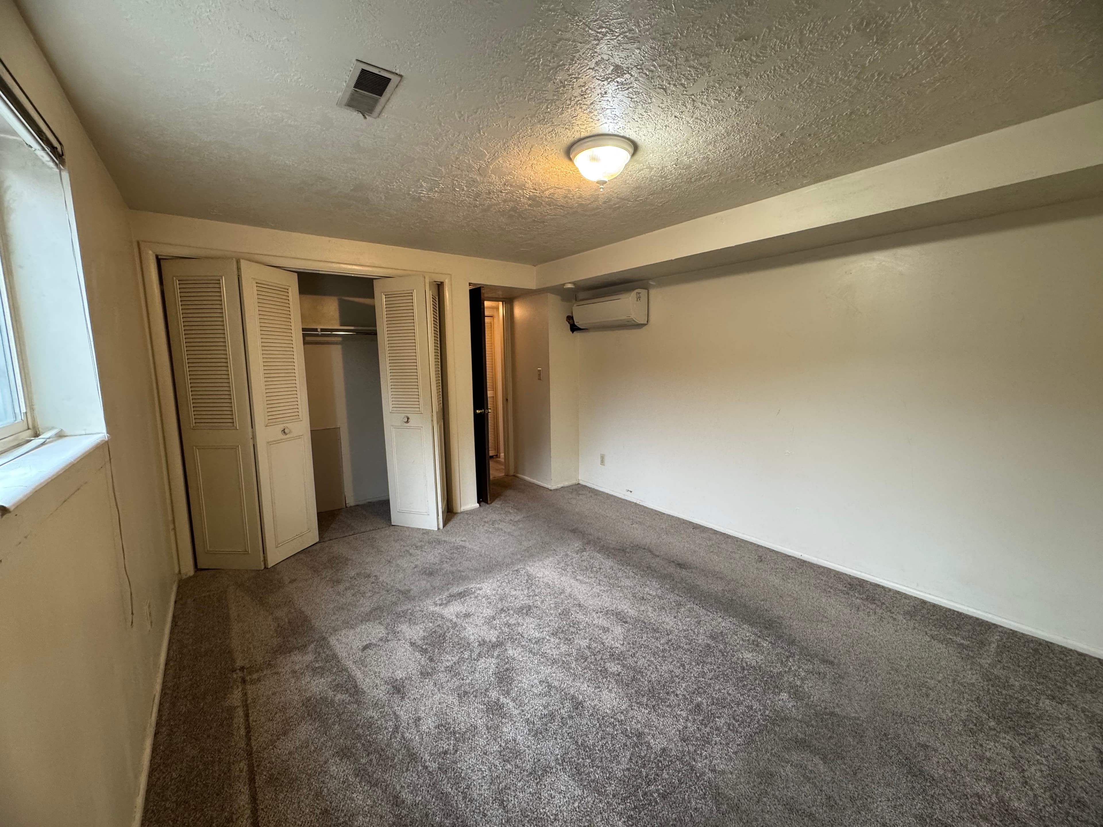 1-Bedroom Married Student Apartment