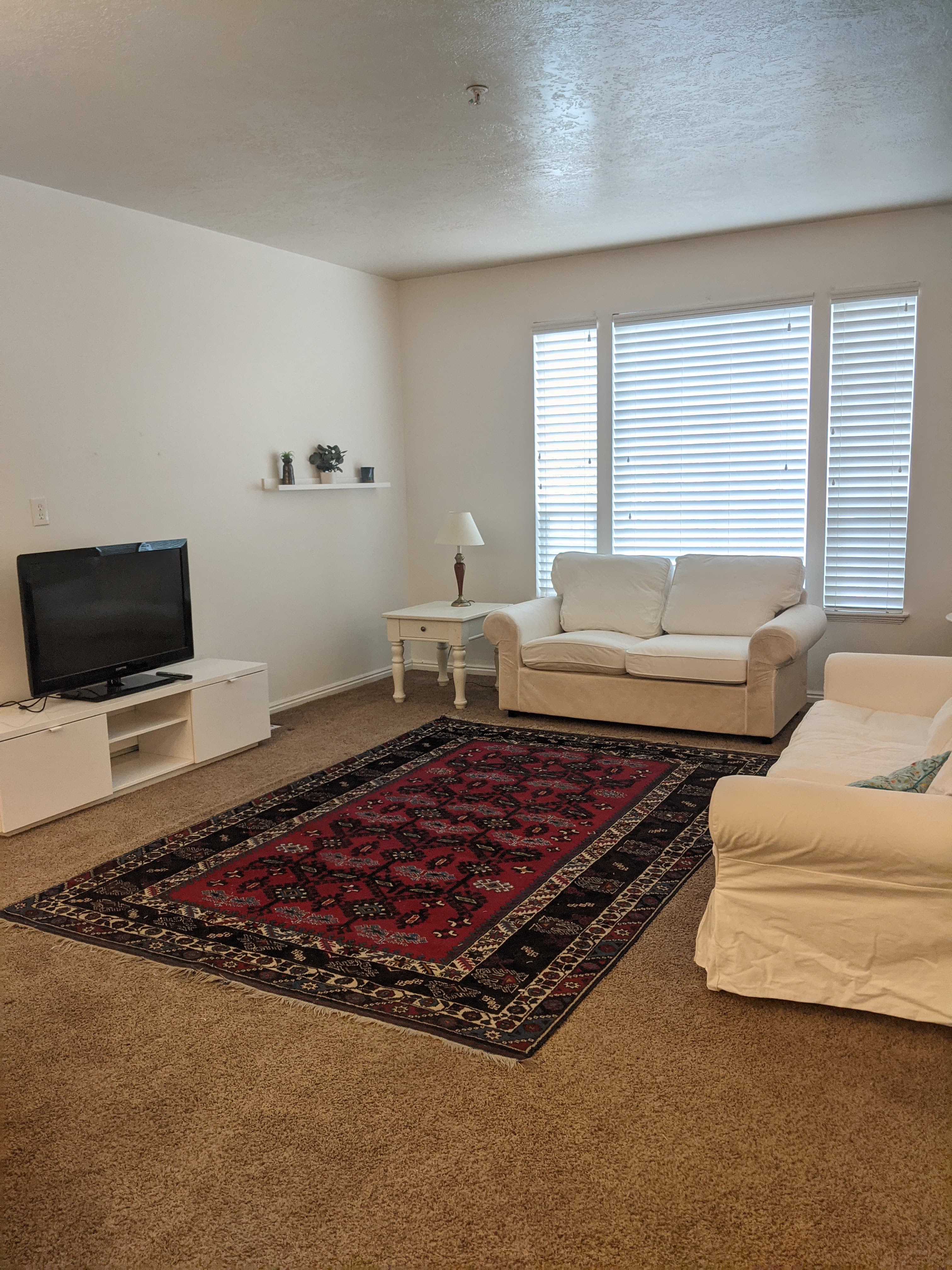 575 N. Seven Peaks Blvd. #27
