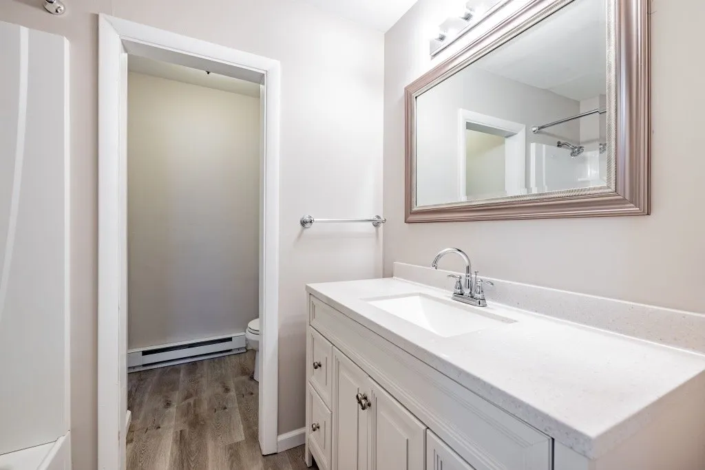 Middlebury Crossing Apartments
